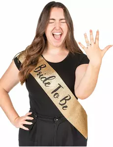 Zlatá šerpa Bride to Be Hen Party pro dospělé